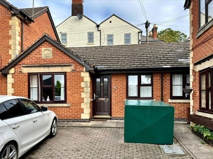2 Bed Bungalow, Edgehill Court, WR5