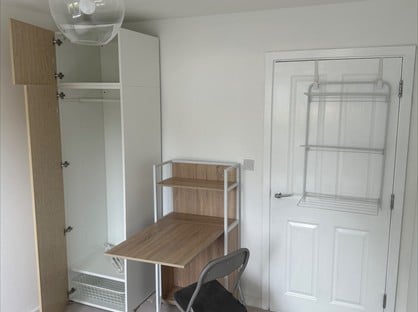 Room in a Shared House, Albion Way, TN8
