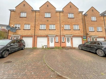 4 Bed Terraced House, Blue Falcon Road, BS15