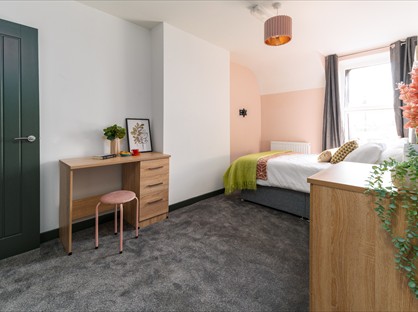 Room in a Shared House, Chorley New Road, BL6