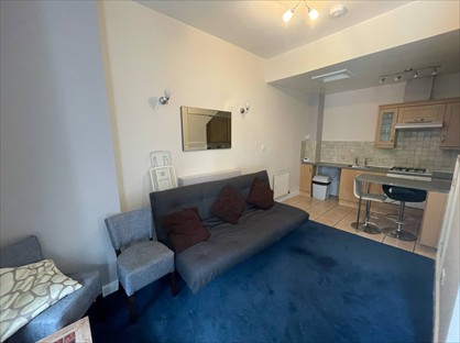 1 Bed Flat, St. James Road, HX1
