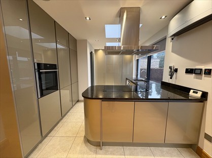 3 Bed Flat, St. Peters Road, CR0