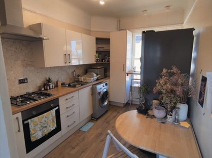 1 Bed Flat, Mitcham Park, CR4