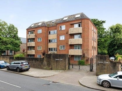 3 Bed Semi-Detached House, Southfield Road, HP13