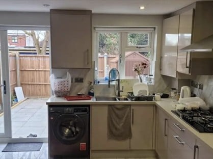 2 Bed Flat, Hindhead Gardens, UB5