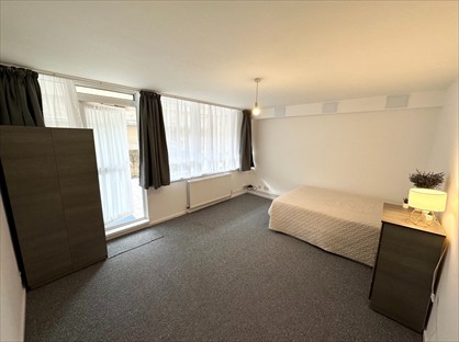 Room in a Shared Flat, Charfield Court, W9