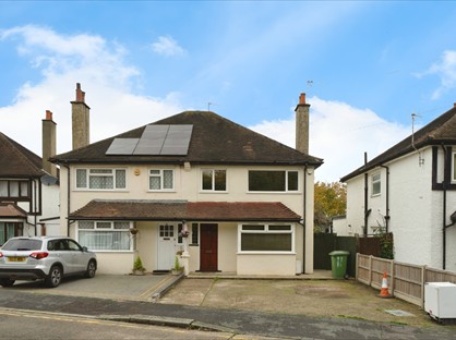 3 Bed Semi-Detached House, Horsley Close, KT19