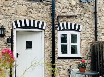 1 Bed Terraced House, Ty Capel, LL15