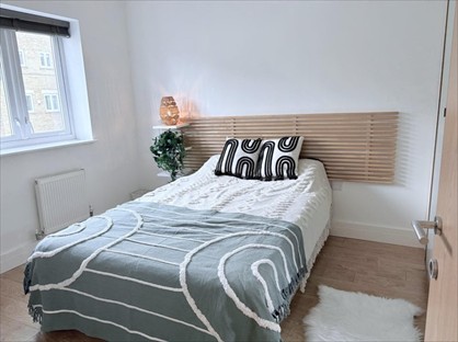 Room in a Shared Flat, Miller Place, KT19