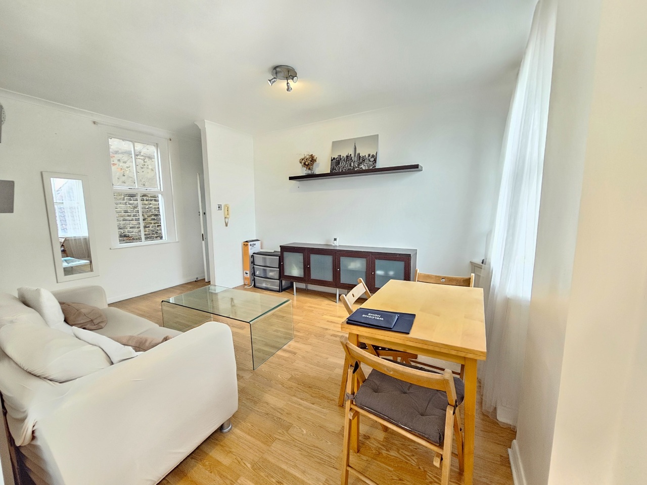 2 Bed Flat, Dawes Road, SW6 photo 2