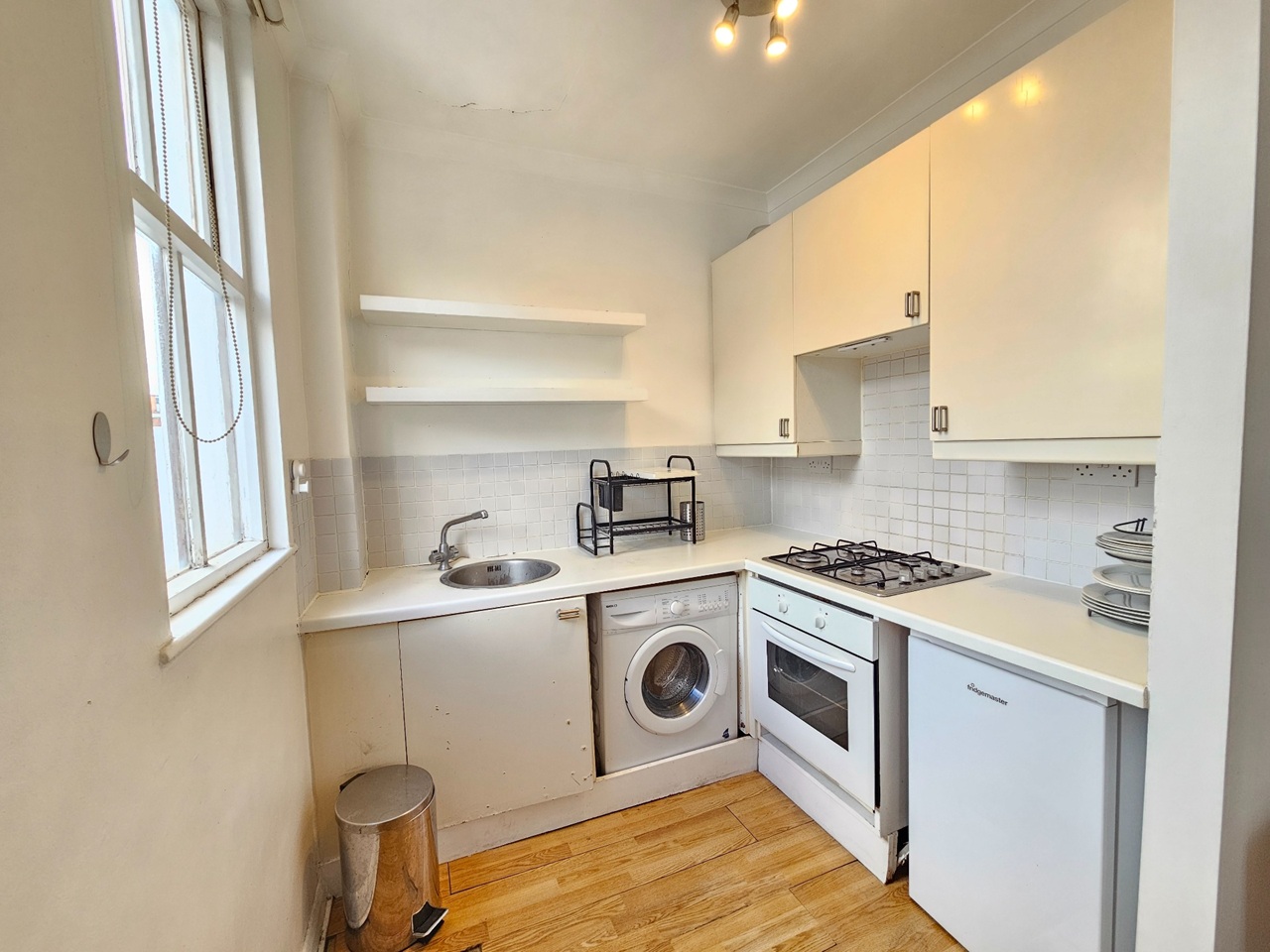 2 Bed Flat, Dawes Road, SW6 photo 3