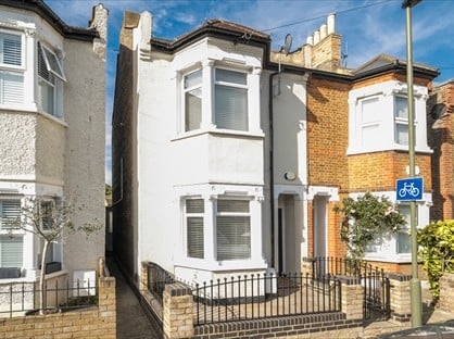 4 Bed Semi-Detached House, Ridley Road, BR2