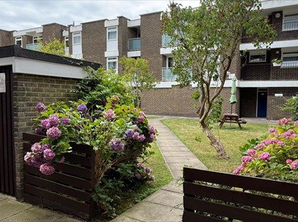 2 Bed Flat, Red Road, WD6