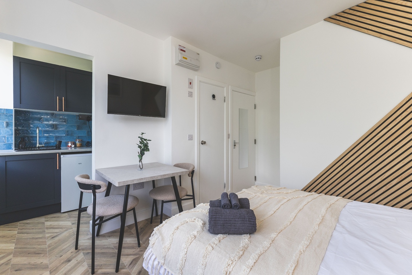 Studio Flat, Kelvin Road, N5 photo 3