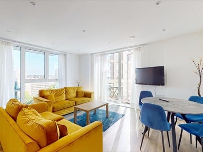 2 Bed Flat, Bridges Court Road, SW11