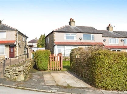 2 Bed End Terrace, Westcliffe Drive, HX2
