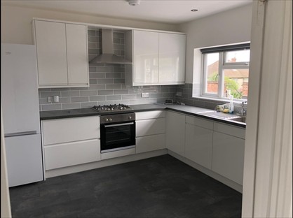 Room in a Shared Flat, North Parade, KT9