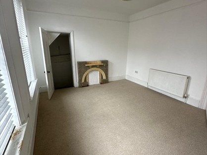 Room in a Shared Flat, East Street, RH12