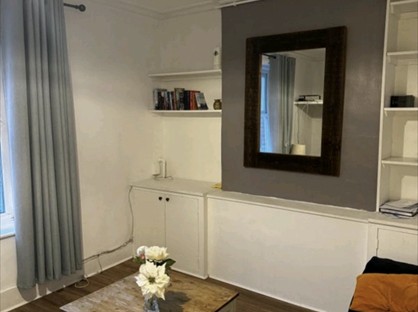 Room in a Shared Flat, Garratt Lane, SW18