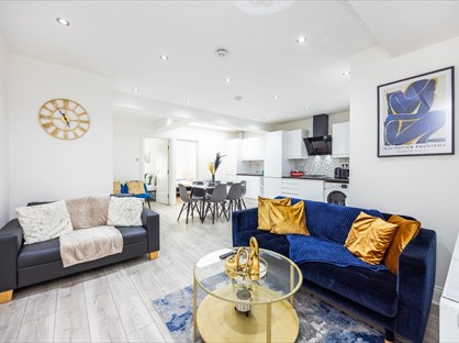 3 Bed Flat, Devonport Road, W12