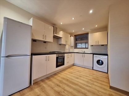 3 Bed Flat, Red Lion Square, SW18