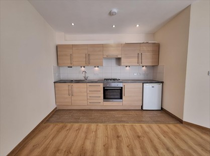 2 Bed Flat, Red Lion Square, SW18