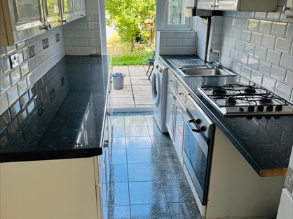 3 Bed Semi-Detached House, Mayfield Road, CR7