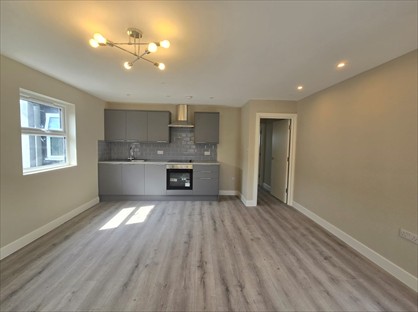 2 Bed Flat, Red Lion Square, SW18