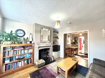 3 Bed Terraced House, Victoria Road, RG10