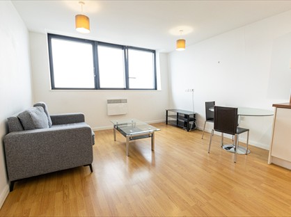 1 Bed Flat, Mann Island, L3