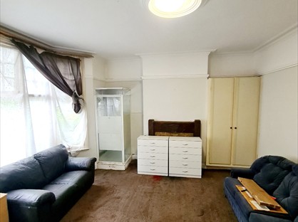 Room in a Shared House, Selborne Road, B20