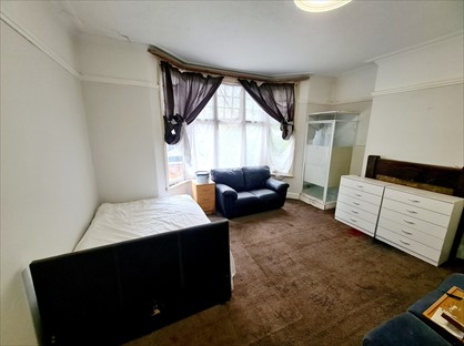 Room in a Shared House, Selborne Road, B20