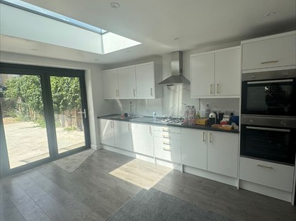 Room in a Shared House, Norman Road, SW19