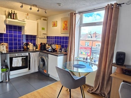 1 Bed Flat, Meanwood Road, LS6