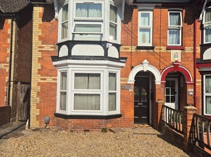 3 Bed Semi-Detached House, Junction Road, SP10