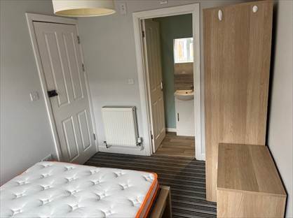 Room in a Shared House, Conisborough, SN5