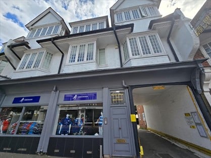 1 Bed Flat, Brook House, RH2