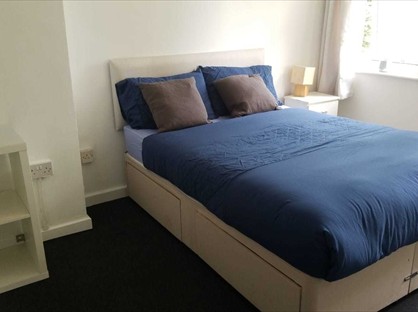 Room in a Shared House, Russell Road, WV14