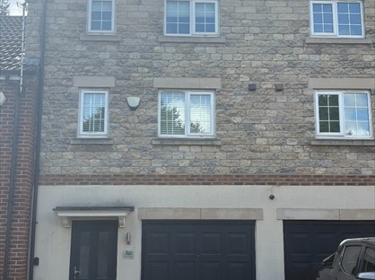 3 Bed Terraced House, Riverside Close, DN12