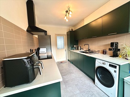 3 Bed Terraced House, Victoria Lawn, EX32