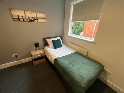 Room in a Shared House, Market Street, S80