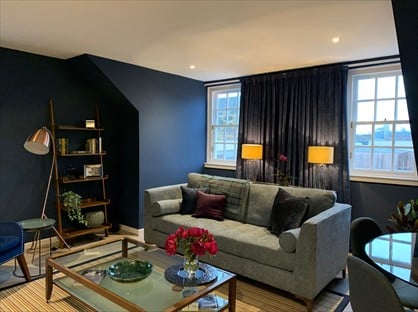 2 Bed Flat, Canongate, EH8