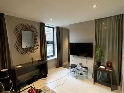 Studio Flat, Mansio Residence, LS1