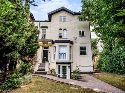 2 Bed Flat, Bean Road, DA9