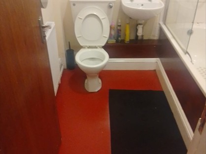 Room in a Shared House, Church Street, M30