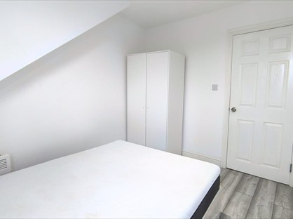 4 Bed Flat, Turcin Pointing Professional Ltd, HA1