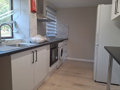 6 Bed Terraced House, Goldfinch Close, CO4