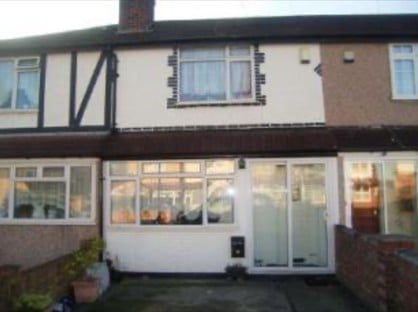 2 Bed Terraced House, Fredora Avenue, UB4