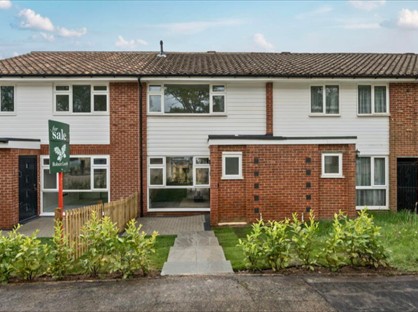 2 Bed Terraced House, Greenacres, RH8