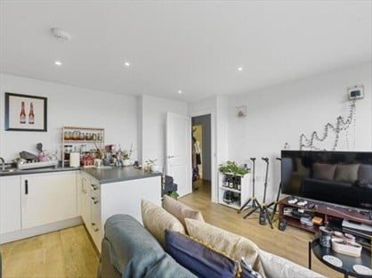 1 Bed Flat, Pasmore Court, E14
